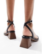 ‌Stylish Honeydew mid block heeled sandals in black