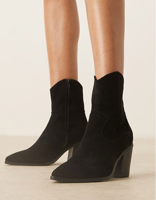 Rational heeled western boots in black