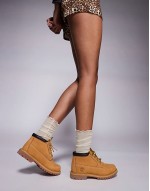 Nellie boots in wheat nubuck