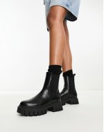 Anthem chunky chelsea boots in black