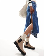 Clifton wedge chelsea welly in light trench/black